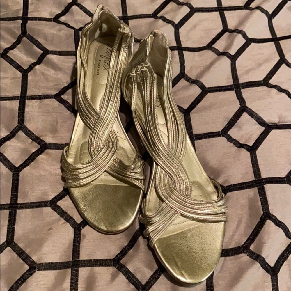 Beautiful shiny mini wedges